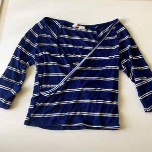 Women’s V-Neck long sleeve